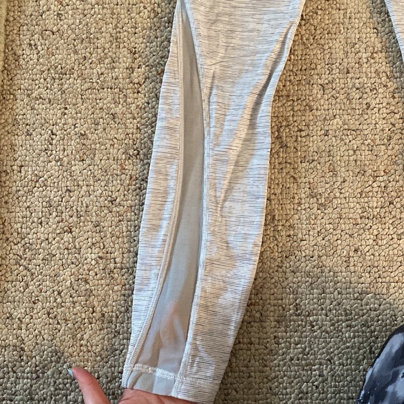 Lululemon running leggings size 4 - Picture 5 of 9